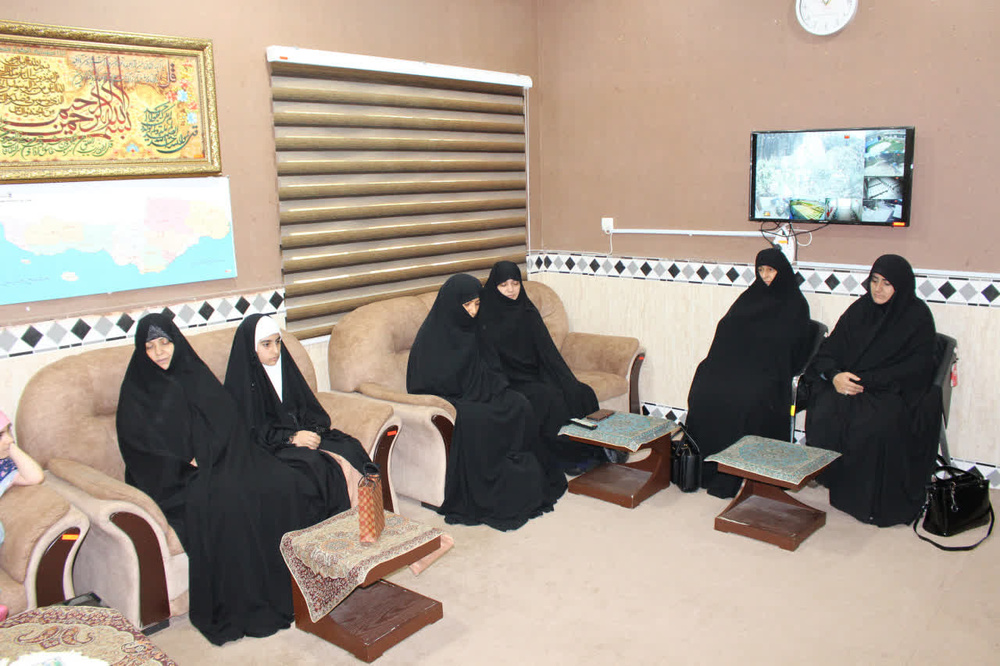 دیدار مدیر حوزه علمیه خواهران هرمزگان با خانواده شهید محمدصالح کیخا