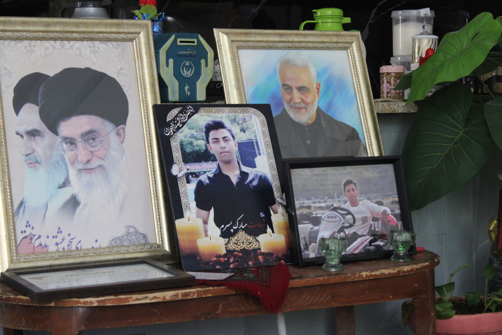 دیدار مدیر و جمعی از معاونان مدیریت حوزه علمیه خواهران استان کرمان با خانواده شهید اسلامی