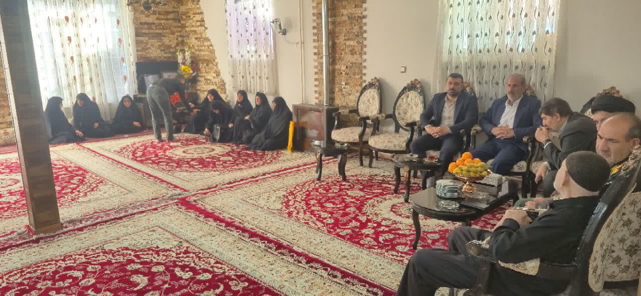 بازدید و تفقد مدیر حوزههای علمیه خواهران لرستان و اعضای هیئت امنا با خانوادههای معظم هشت شهید جنگ تحمیلی سوم در شهرستان دورود