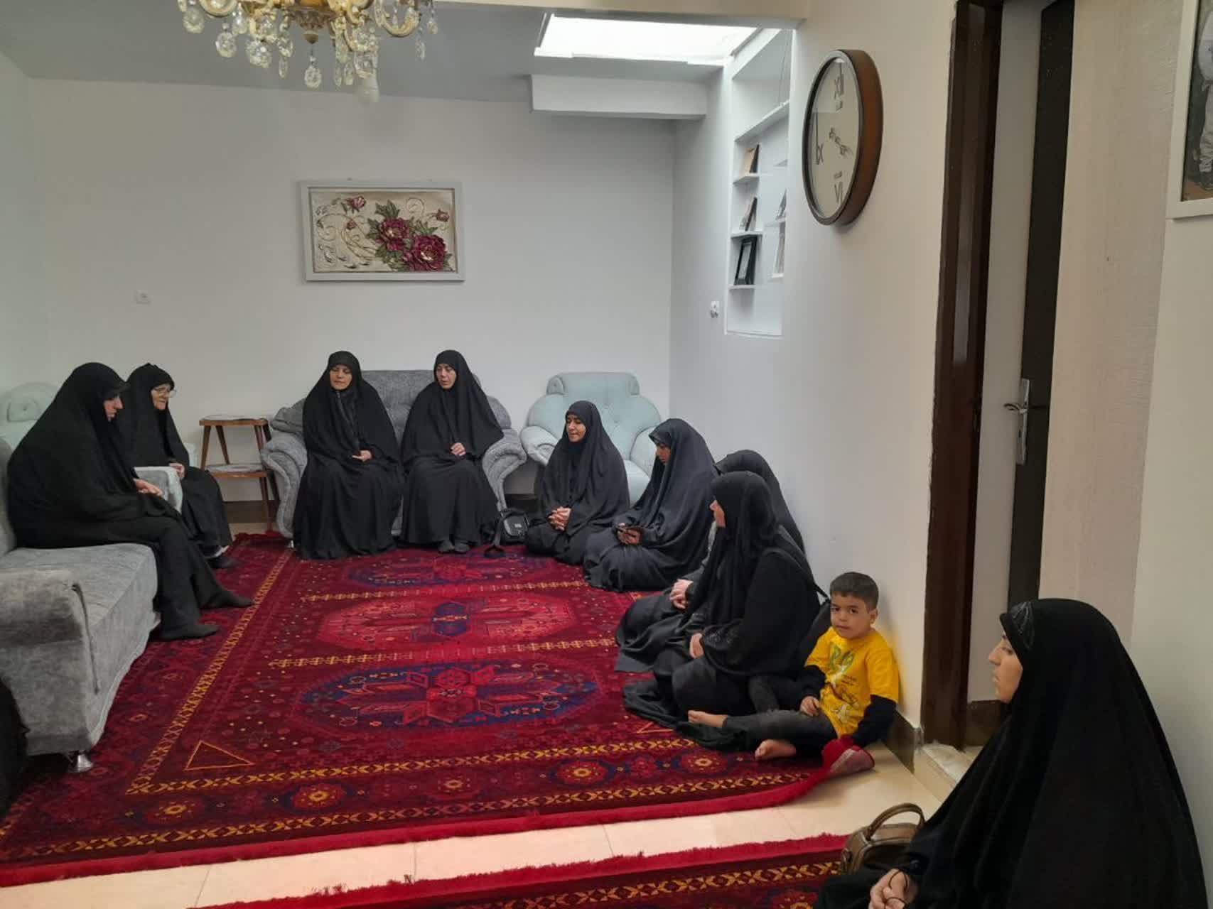 دیدار و تفقد از خانواده شهید جنگ تحمیلی سوم در شهرستان الیگودرز