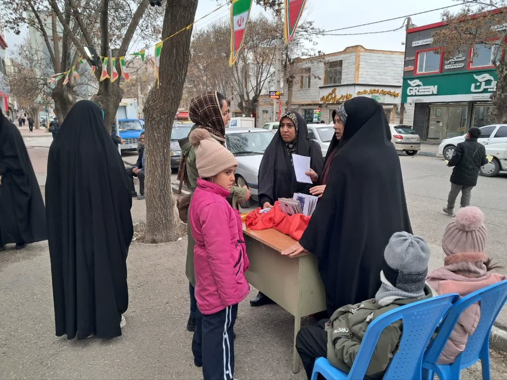 برگزاری ویژه‌برنامه‌های دانش‌آموزی در موکب ایران قوی بیجار سربلند