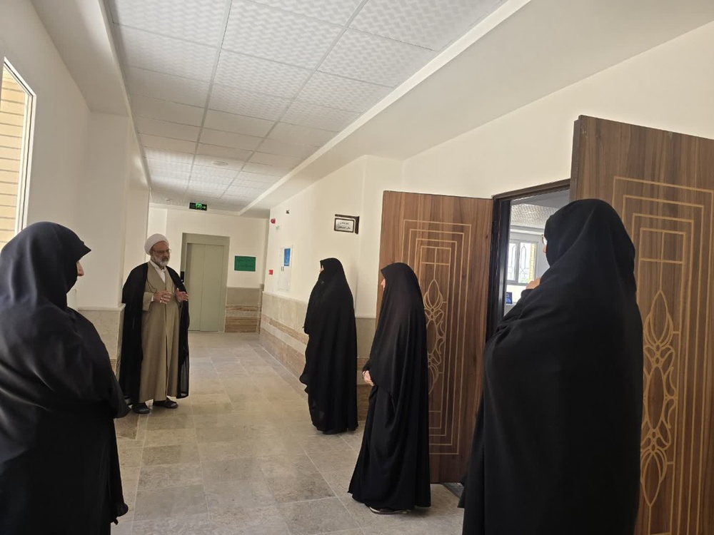 پایش میدانی مدیر حوزه علمیه خواهران استان یزد از مدرسه علمیه ریحانه‌الرسول (س) و  تأکید بر رفع چالش‌های زیرساختی و ارتباطی