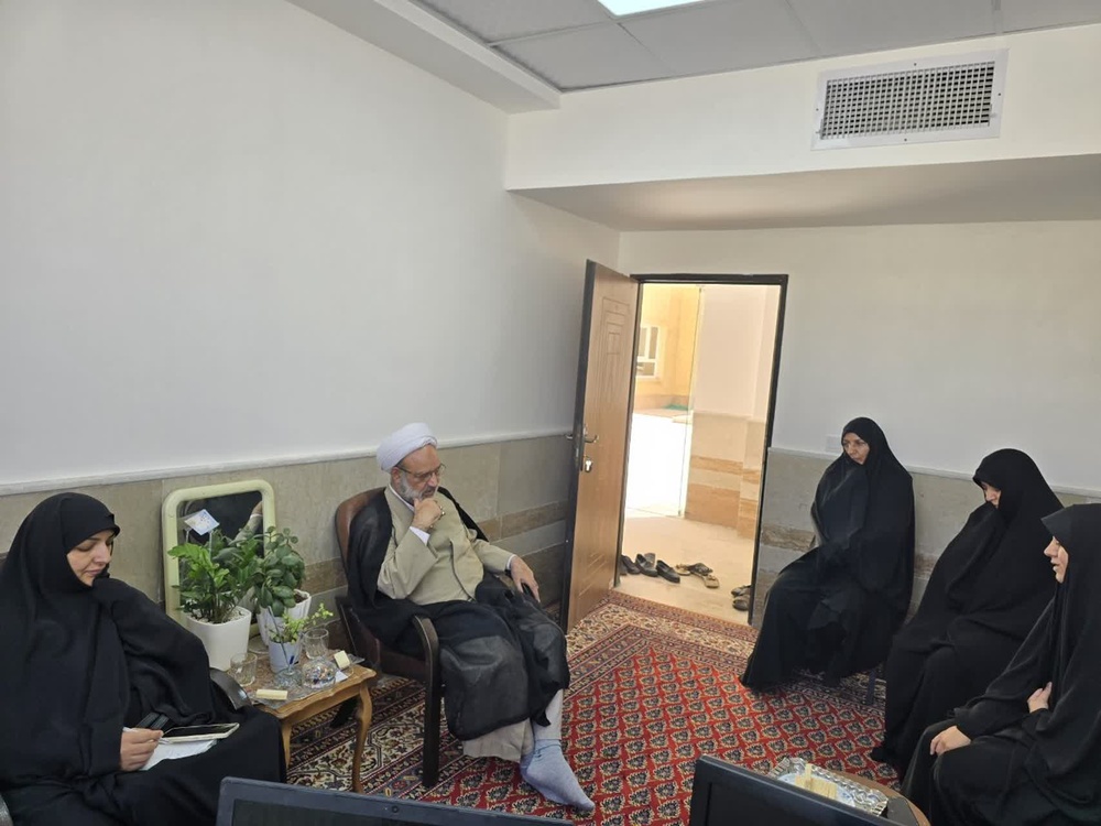 پایش میدانی مدیر حوزه علمیه خواهران استان یزد از مدرسه علمیه ریحانه‌الرسول (س) و  تأکید بر رفع چالش‌های زیرساختی و ارتباطی