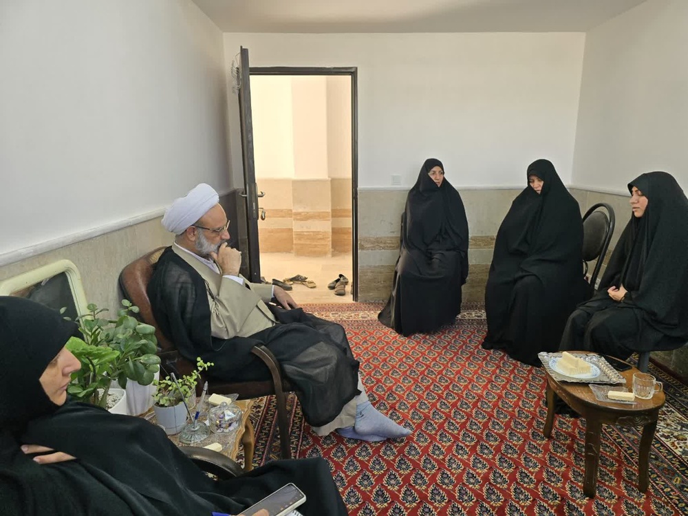 پایش میدانی مدیر حوزه علمیه خواهران استان یزد از مدرسه علمیه ریحانه‌الرسول (س) و  تأکید بر رفع چالش‌های زیرساختی و ارتباطی