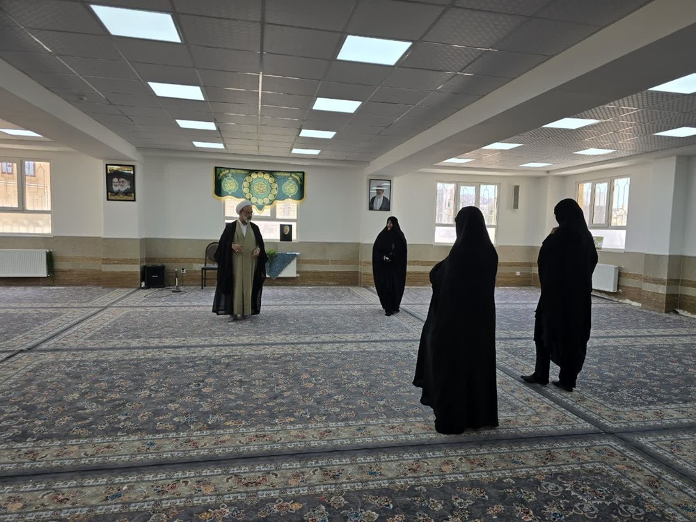 پایش میدانی مدیر حوزه علمیه خواهران استان یزد از مدرسه علمیه ریحانه‌الرسول (س) و  تأکید بر رفع چالش‌های زیرساختی و ارتباطی