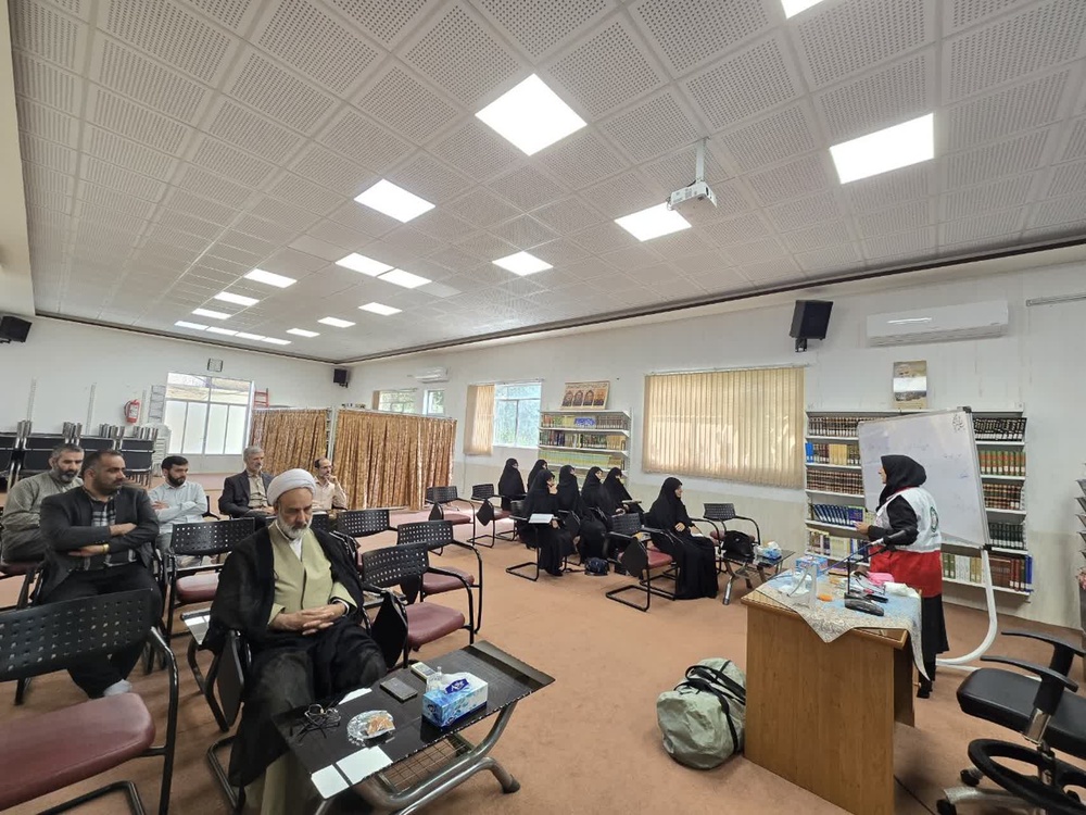 ارتقای توانمندی‌های امدادی کادر حوزه علمیه خواهران یزد با برگزاری دوره تخصصی امداد و نجات