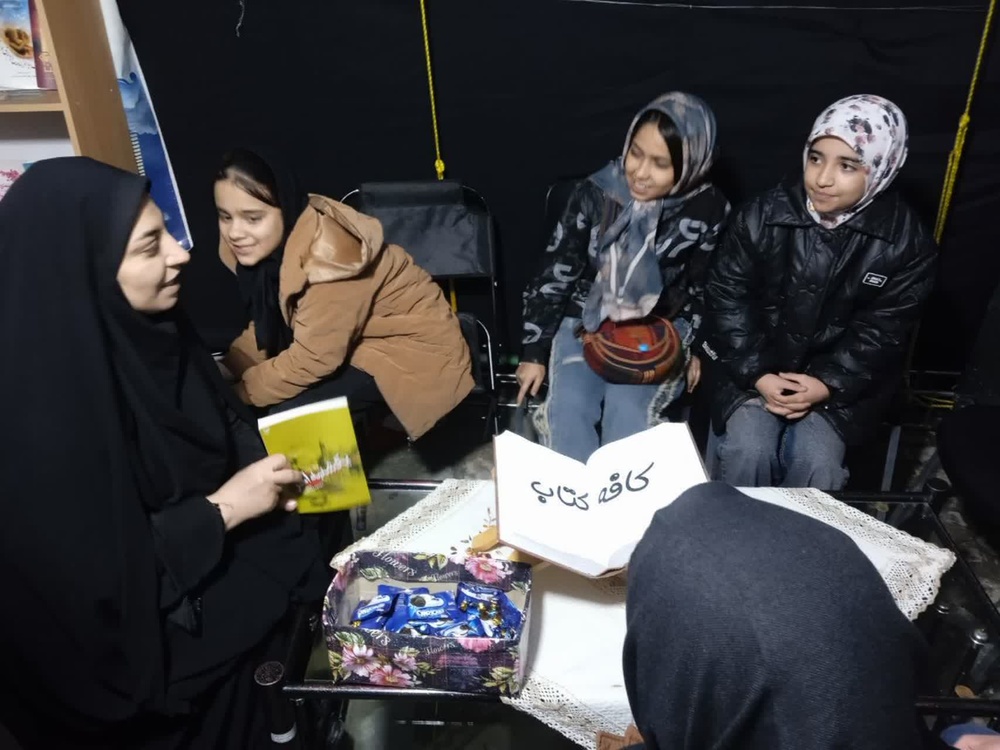 نگاهی به فعالیت‌های طلاب لرستانی در دهه ششم جنگ تحمیلی سوم در مواکب و محافل استانی