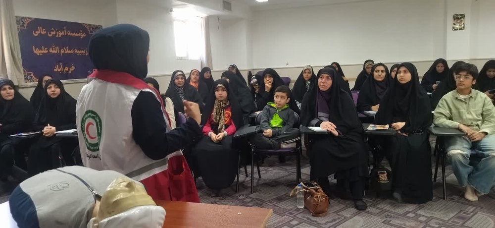 نگاهی به فعالیت‌های طلاب در دهه ششم جنگ تحمیلی سوم در مواکب و محافل استانی