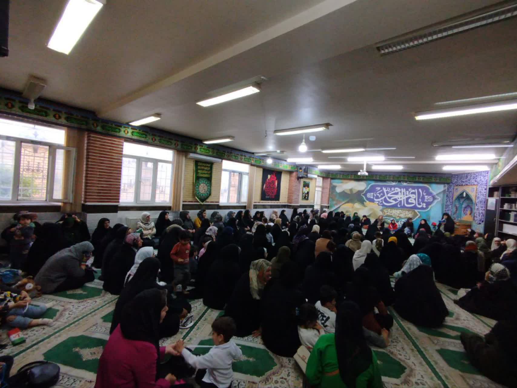 جشن میلاد امام رضا علیه السلام با حضور طلاب و بانوان شهرستان دورود در مدرسه تخصصی حضرت زهرا سلام الله علیها برگزار شد