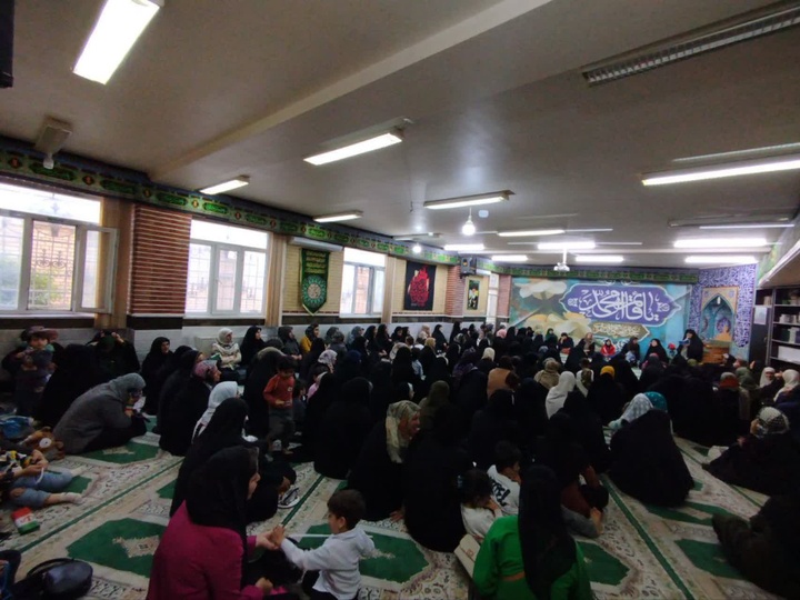 جشن میلاد امام رضا علیه السلام با حضور طلاب و بانوان شهرستان دورود در مدرسه تخصصی حضرت زهرا سلام الله علیها برگزار شد