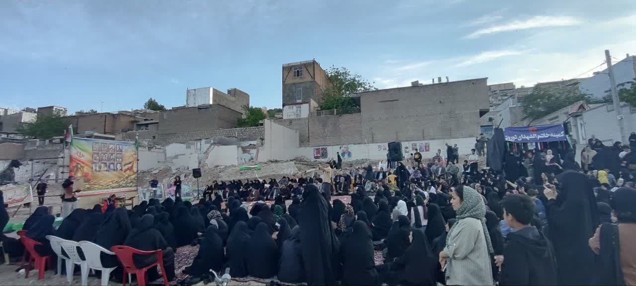 برگزاری مراسم بزرگداشت شهدای جنگ تحمیلی سوم در محل بمباران ناصر خسرو شهرستان دورود