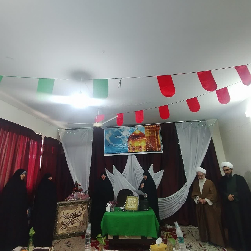 تکریم مدیر پیشین و معارفه مدیر جدید مدرسه علمیه النفیسه در اصفهان