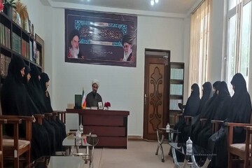 دیدار کادر و اساتید مدرسه علمیه ثامن‌الحجج(ع) پارس‌آباد با امام جمعه شهرستان