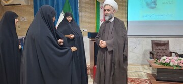 تصایر/ مراسم تجلیل از اساتید حوزه علمیه خواهران در کنگان