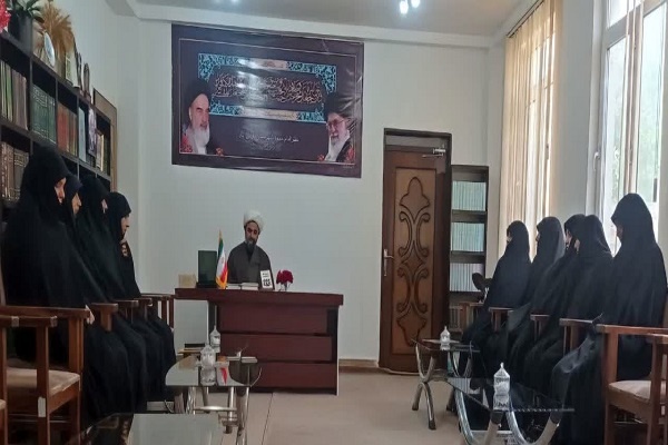دیدار کادر و اساتید مدرسه علمیه ثامن‌الحجج(ع) پارس‌آباد با امام جمعه شهرستان