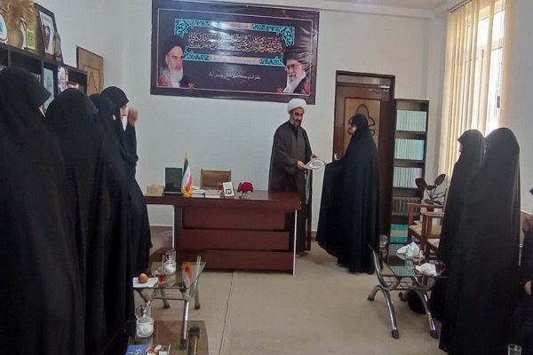 دیدار کادر و اساتید مدرسه علمیه ثامن‌الحجج(ع) پارس‌آباد با امام جمعه شهرستان