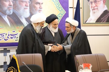 تصاویر/ مراسم تجلیل از اساتید مرکز آموزش‌های غیرحضوری حوزه‌های علمیه خواهران