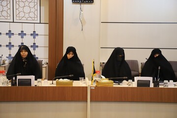 تصاویر/ مراسم تجلیل از اساتید مرکز آموزش‌های غیرحضوری حوزه‌های علمیه خواهران
