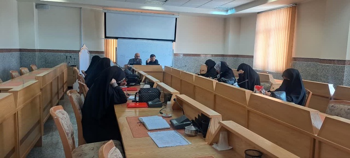 برگزاری نشست «توانمندسازی مبلغان در حوزه رسانه و فضای مجازی» در حوزه های علمیه خواهران