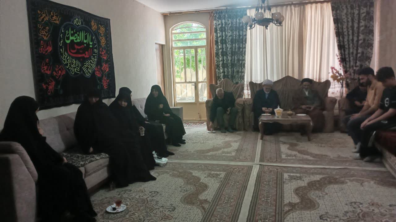 تجلیل از مقام شهیدان حسین و محمد روزبهانی در دیدار صمیمانه مسئولان مدارس علمیه شهرستان بروجرد