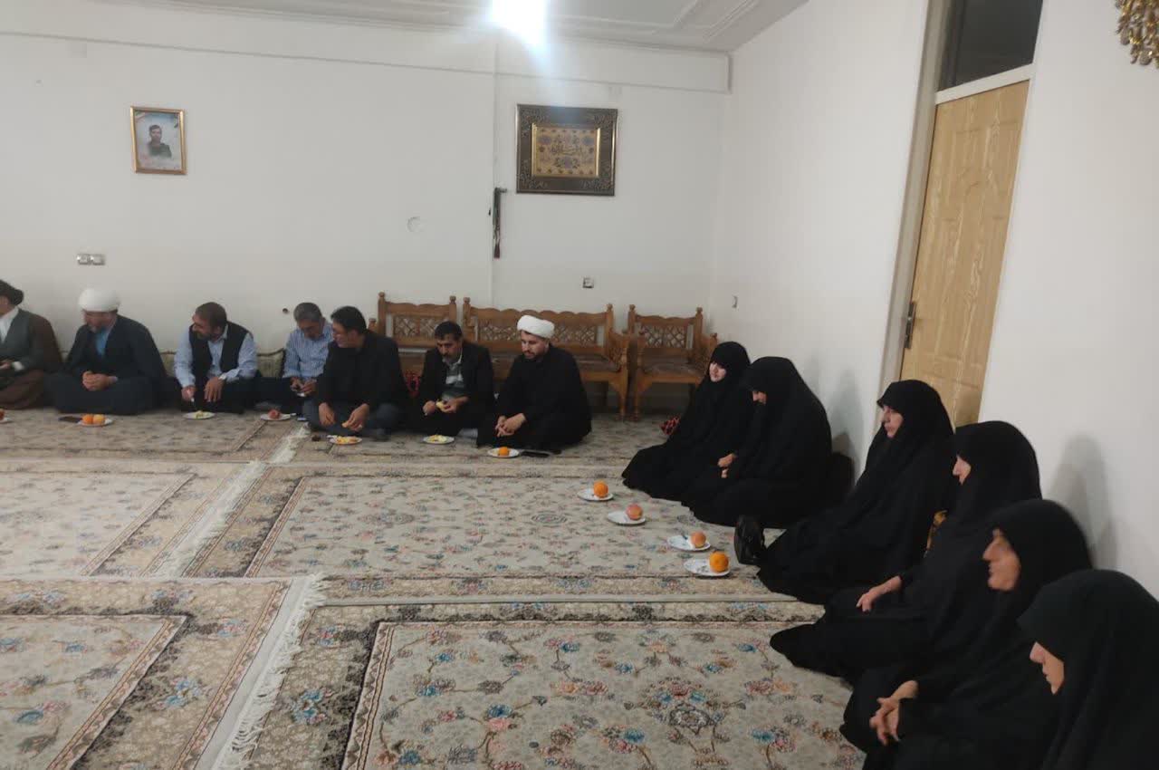 سلسله دیدار مسئولان حوزه علمیه خواهران لرستان و سپاه استان با خانوادههای معظم شهدای جنگ تحمیلی دوم و سوم