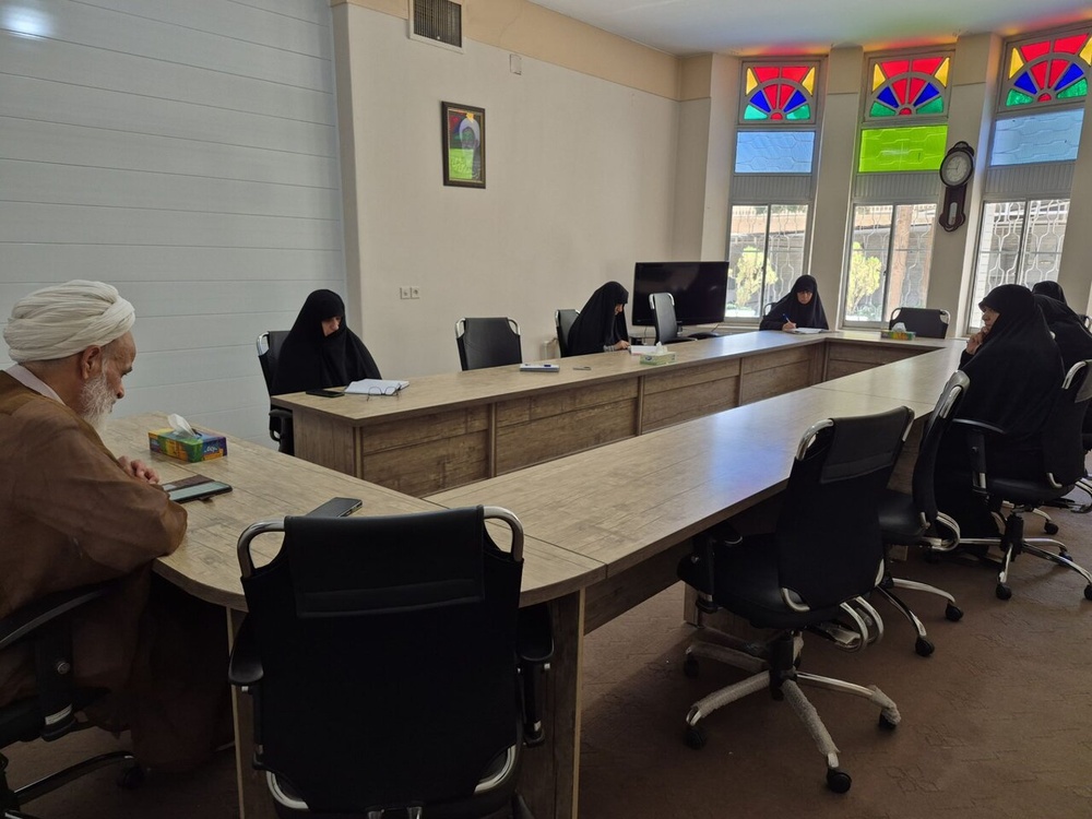 ملامت‌ناپذیریِ مؤمن در مسیر حق/ مؤمن نباید از سرزنش‌ها در مسیر حق هراسی داشته باشد