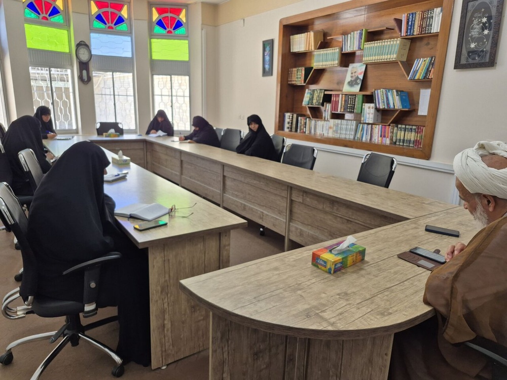 ملامت‌ناپذیریِ مؤمن در مسیر حق/ مؤمن نباید از سرزنش‌ها در مسیر حق هراسی داشته باشد
