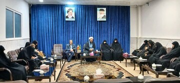 دیدار مدیر و اساتید حوزه علمیه الزهرا (س) با امام جمعه قروه