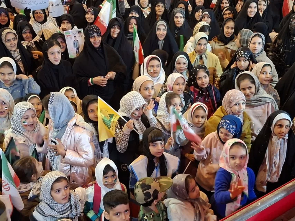 ملت ایران در مسیر مقدمهسازی ظهور/ وحدت، خنثیکننده توطئه دشمن