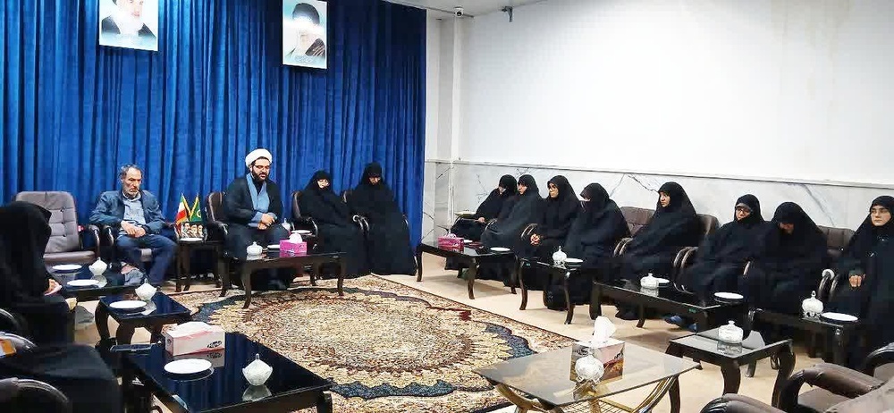 دیدار مدیر و اساتید حوزه علمیه الزهرا (س) با امام جمعه قروه