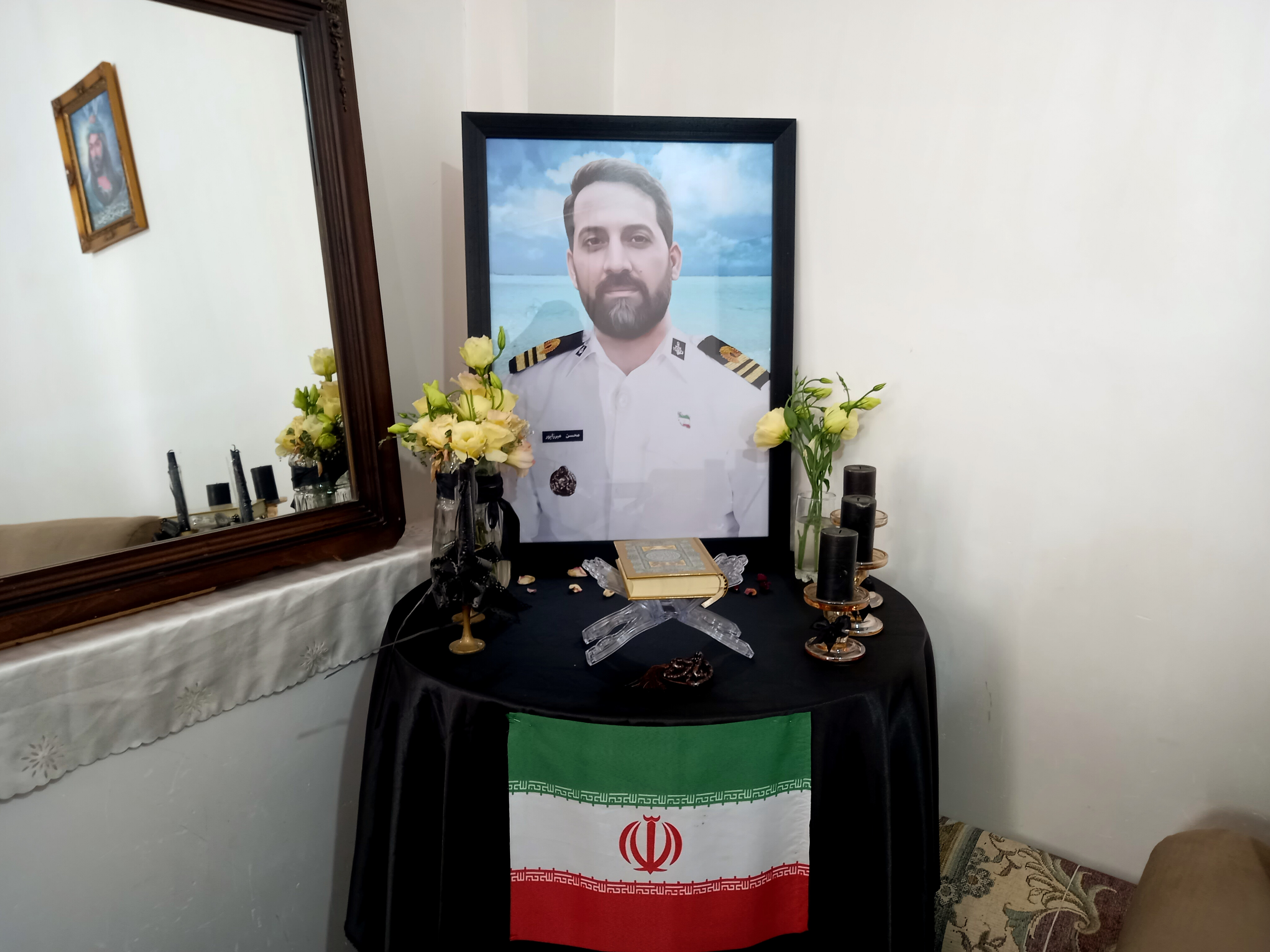 دیدار مدیر حوزه‌های علمیه خواهران لرستان با خانواده شهید ناو دنا شهید محسن میرزاپور