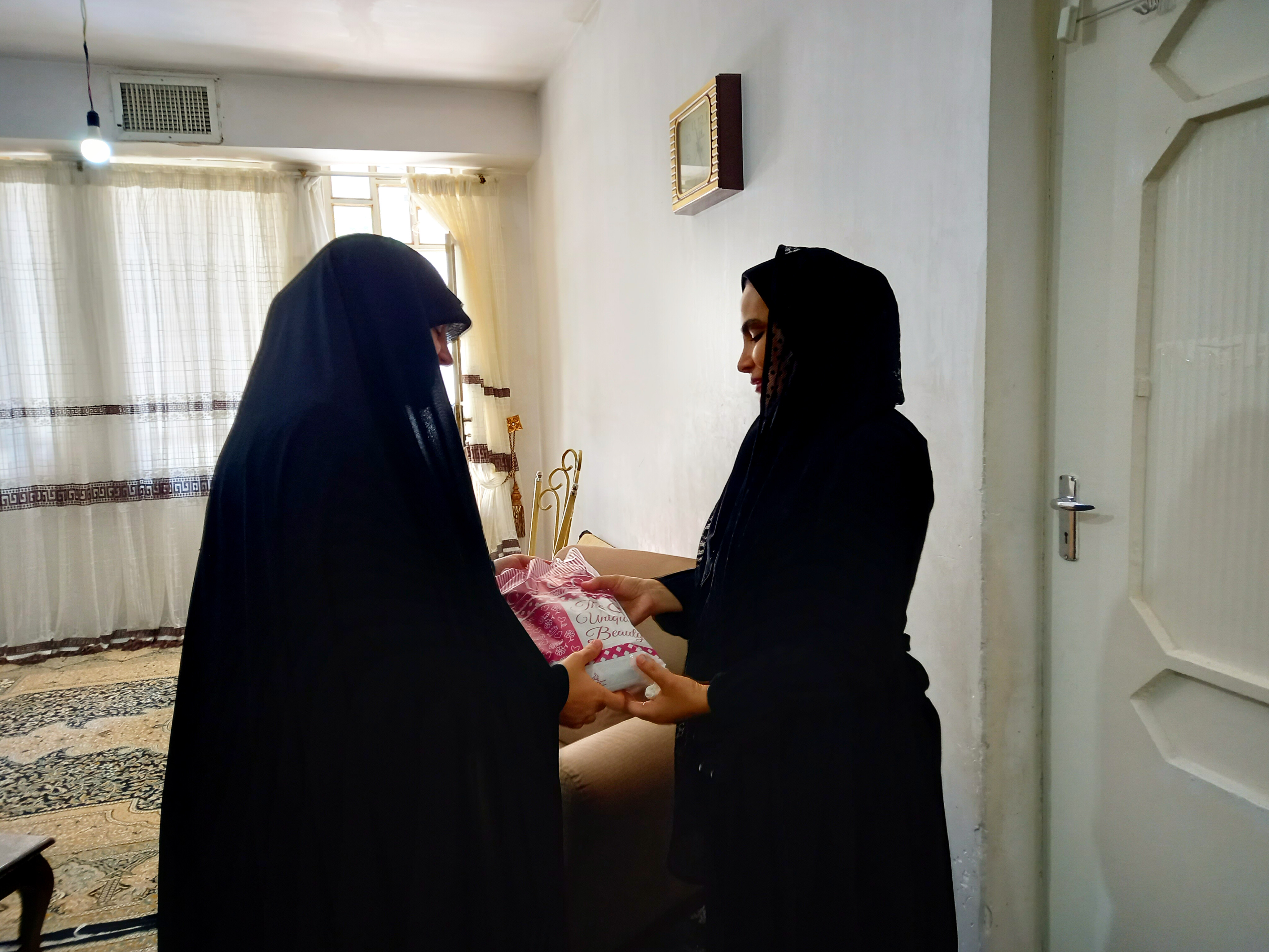 دیدار مدیر حوزه‌های علمیه خواهران لرستان با خانواده شهید ناو دنا شهید محسن میرزاپور