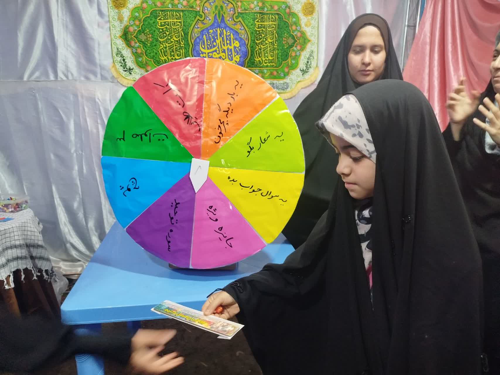 تداوم فعالیتهای فرهنگی و خدمترسانی مدارس علمیه خواهران لرستان در دهه هفتم جنگ تحمیلی سوم