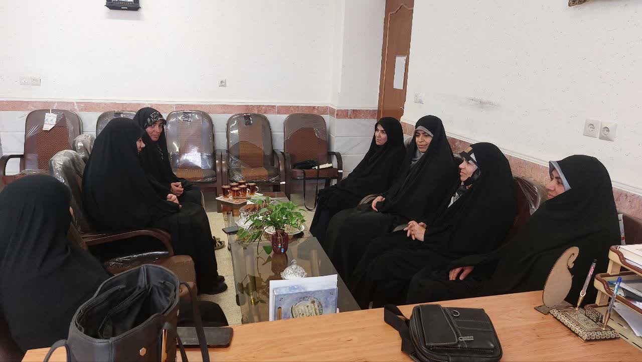 برگزاری آیین‌ تجلیل از اساتید در مدارس علمیه خواهران لرستان