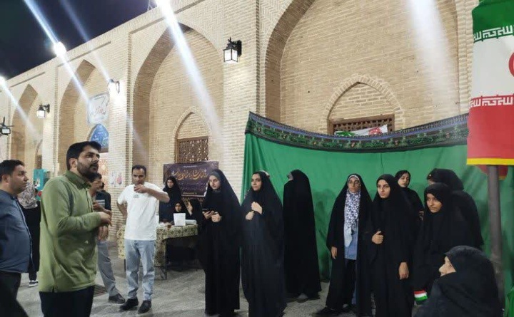 برگزاری تور بازدید از بافت تاریخی و مسجد جامع یزد به همت مدرسه علمیه تخصصی امام حسین(ع) یزد