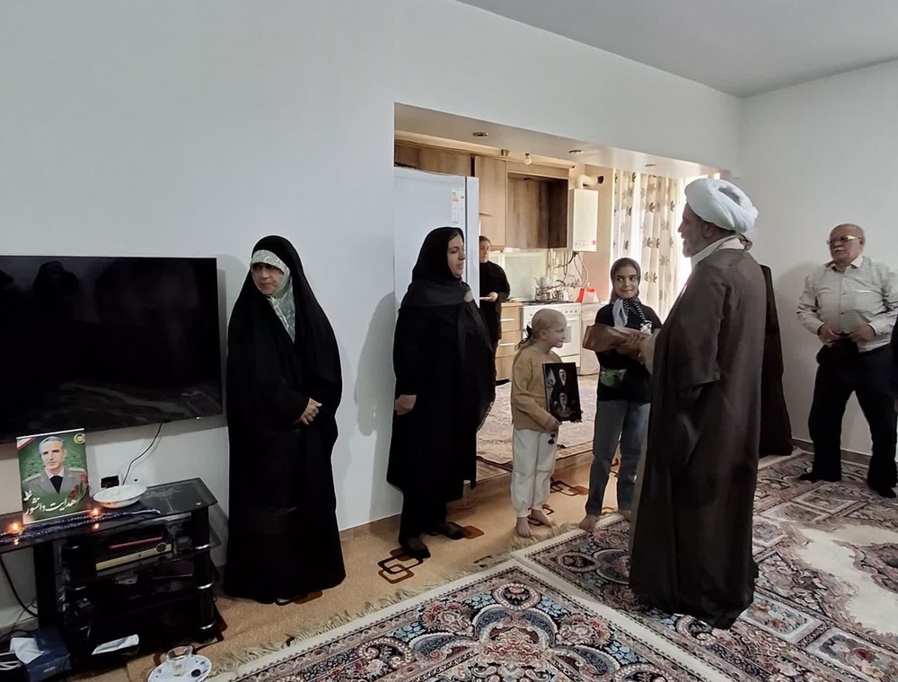 دیدار با خانواده شهید ارتشی هدایت دانشور