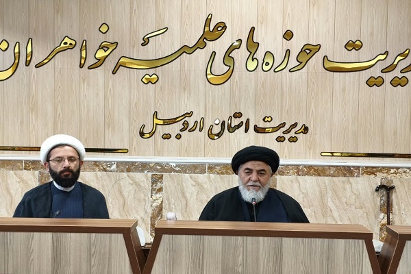 دشمن بههیچوجه توانایی از بین بردن انقلاب را نخواهد داشت/تربیت دینی نوجوانان بر عهده طلاب خواهر است