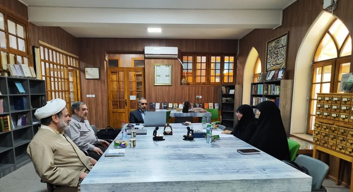 برگزاری جلسه راه‌اندازی هسته پژوهشی در مدرسه علمیه تخصصی جامعة‌ النور شیراز با محوریت شناسایی ظرفیت‌های پژوهشی