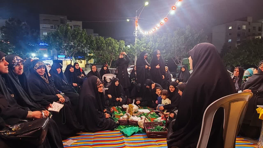 اجتماع شبانه موکب وطن؛ از سفره صلوات برای مادران تا مسابقات قرآنی و فرهنگی برای نوجوانان