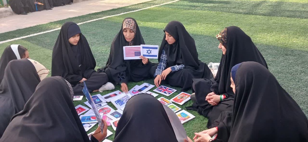 موکب سیار ایران قوی، بیجار سربلند با برنامه‌های فرهنگی و تربیتی در توپ‌آغاج برپا شد