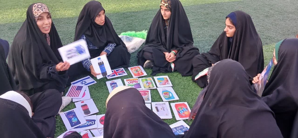 موکب سیار ایران قوی، بیجار سربلند با برنامه‌های فرهنگی و تربیتی در توپ‌آغاج برپا شد
