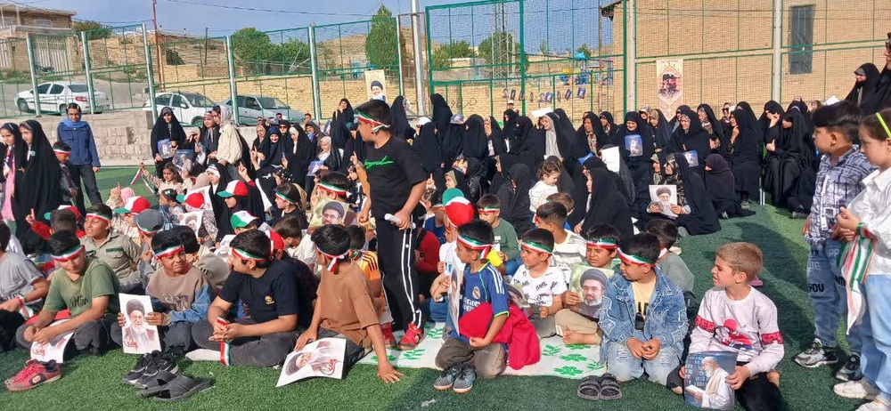 موکب سیار ایران قوی، بیجار سربلند با برنامههای فرهنگی و تربیتی در توپآغاج برپا شد