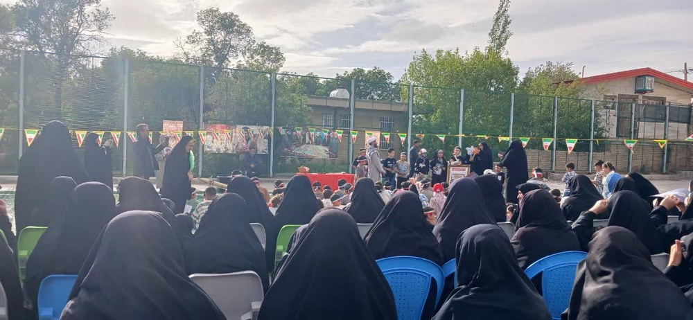 موکب سیار ایران قوی، بیجار سربلند با برنامه‌های فرهنگی و تربیتی در توپ‌آغاج برپا شد