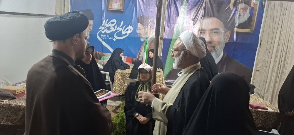 بازدید مدیر حوزه علمیه خواهران استان یزد از موکب «شهیده معصومه کرباسی»