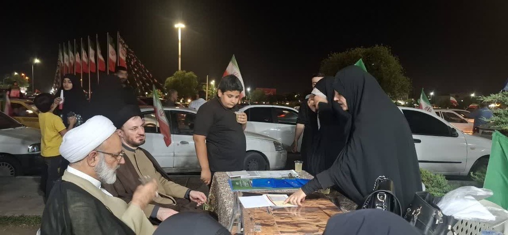 بازدید مدیر حوزه علمیه خواهران استان یزد از موکب «شهیده معصومه کرباسی»