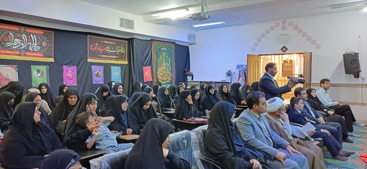 برگزاری کارگاه علمی - پژوهشی جوانی جمعیت و فرزندآوری در حوزه علمیه بنتالرسول شهرستان الشتر