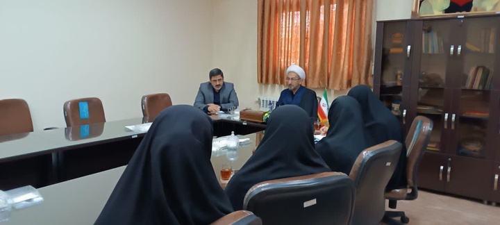 بازدید معاون امور حوزه‌های خواهران کشور از مدرسه صدیقه کبری شهرستان بهار استان همدان