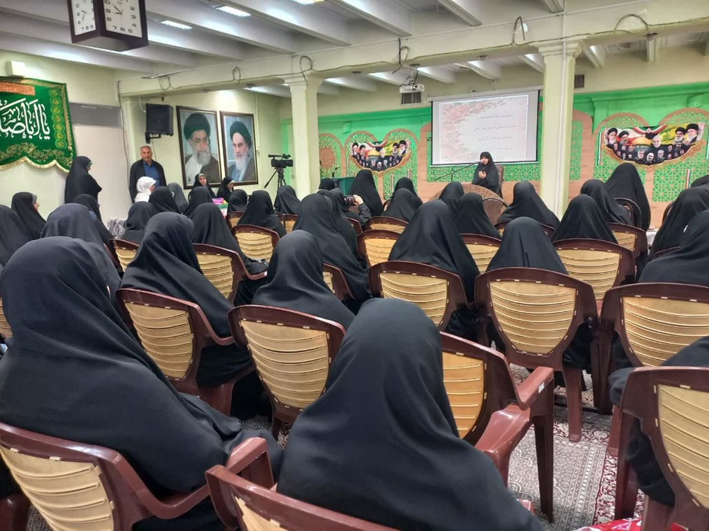 انقلاب اسلامی رقیب هویتی دشمنان است
