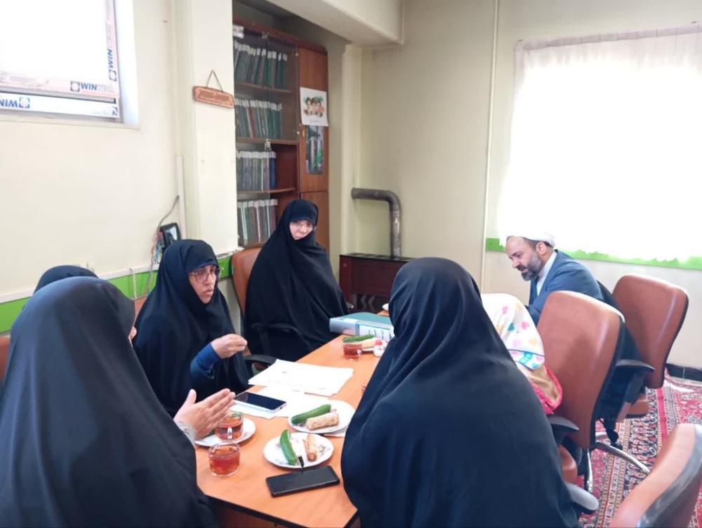 دیدار با پژوهشگران و تبیین رسالت حوزههای علمیه خواهران