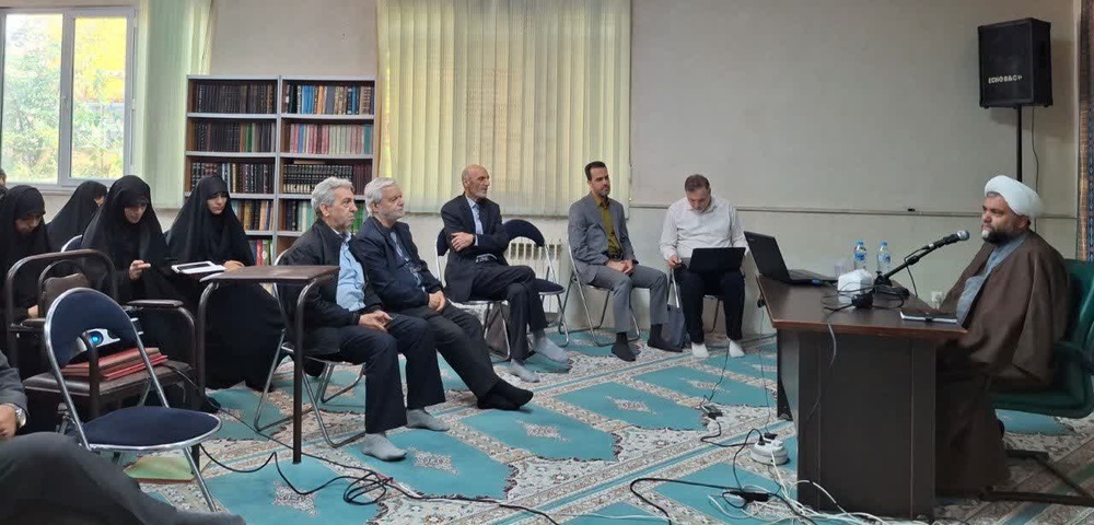 نشست معاونین ستادی با معاونین مدارس علمیه خواهران استان تهران